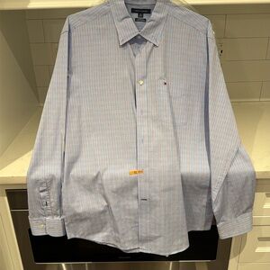 Perfect condition- freshly dry cleaned men’s Tommy Hilfiger button up, size XL